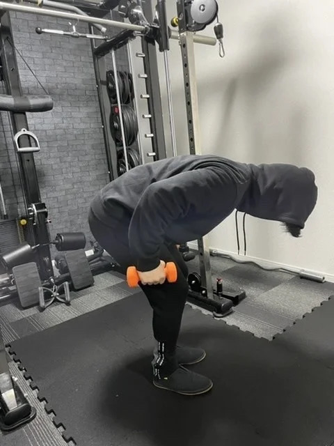 トライセップスキックバック