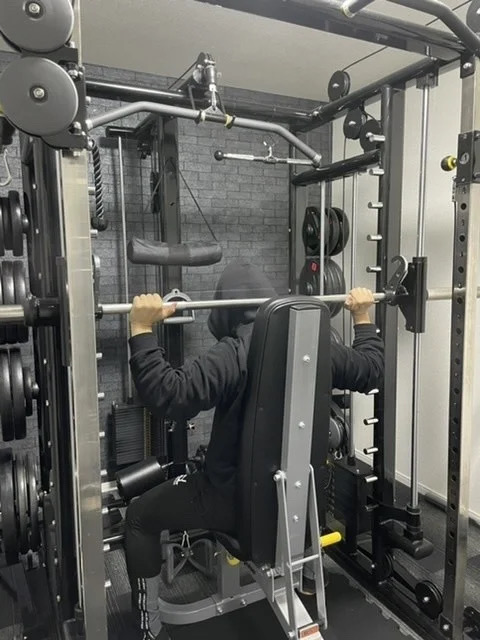 スミスバックプレス