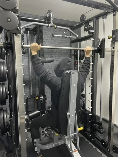 スミスバックプレス